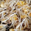 ゆゆ427's cooksnap of when they made もやしとしめじのふんわり卵炒め♪.