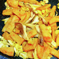 桜月❀咲良mommy's cooksnap of when they made 止まらない！さつま揚げと舞茸のカレー炒め.