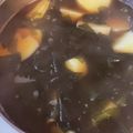 大阪のちゃーちゃん's cooksnap of when they made 農家のレシピ♪新じゃがとワカメの煮物.