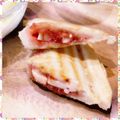 nakamucchi's cooksnap of when they made クリチ＆ジャムの甘ーい♥ホットサンド.