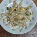mituh's cooksnap of when they made あともう一品って時にもやしと貝割れ炒め.