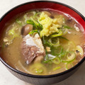madochann's cooksnap of when they made 生姜たっぷり♪ しめじとさば缶のお味噌汁.