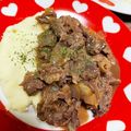 ごふぁんだ's cooksnap of when they made 牛切り落としグレービーとマッシュポテト.