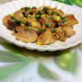 KBBキッチン☆'s cooksnap of when they made 鶏ももと舞茸のバター醤油炒め(•ө•).