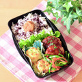 runa10's cooksnap of when they made お弁当・・・67梅干しとゆかり弁当.