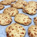 クックROWLIU☆'s cooksnap of when they made チーズと胡麻の大人のクッキー.