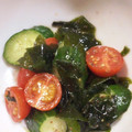 のぶきよりん's cooksnap of when they made だし香る♪トマト＆胡瓜＆わかめの和え物.