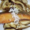 かこっち8's cooksnap of when they made 鮭ときのこのバターポン酢ムニエル.