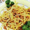みっちゃん❇️68's cooksnap of when they made 簡単もやし・玉葱・豚挽肉のカレー炒め.