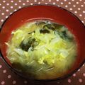 龍青空ママ's cooksnap of when they made 春キャベツとワカメと卵の味噌汁.