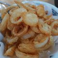 ichimai's cooksnap of when they made カリカリ止まらない！米粉でオニオンリング.