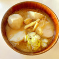 azbjbn's cooksnap of when they made 簡単 大根 里芋 油揚げの味噌汁.