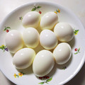悪がきママ's cooksnap of when they made 簡単☆茹で卵の殻をペロンと剥く方法.