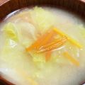 お塩と砂糖's cooksnap of when they made キャベツと人参の味噌汁☆.