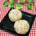 tokotann's cooksnap of when they made 鮭とひろしのおにぎり.