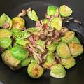 クックOKAUVT☆'s cooksnap of when they made 芽キャベツとベーコンのコンソメチーズ炒め.