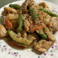 chocoraママ's cooksnap of when they made ぷりっぷり★簡単★鶏モモ肉のオイマヨ炒め.