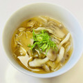 azbjbn's cooksnap of when they made 簡単ランチ　舞茸　新玉ねぎの　和風スープ.