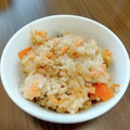 タカちゃん∞'s cooksnap of when they made 鮭ときのこの炊き込みご飯.