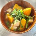 azbjbn's cooksnap of when they made かぼちゃと豆腐と春菊の味噌汁.