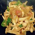 古賀竜一's cooksnap of when they made ウインナーとブナピーのオイソース炒め.