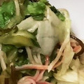 ☆ごはんできた☆'s cooksnap of when they made レタスときゅうりの塩昆布和え.