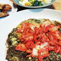τомоко's cooksnap of when they made あと一品♪玉ねぎともずくのチヂミ.