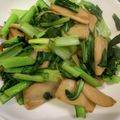 ポメちょん's cooksnap of when they made 【副菜】小松菜とエリンギのガーリック炒め.