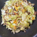 しば花's cooksnap of when they made キャベツとしめじのマヨポン炒め♡.