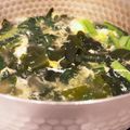ロン子's cooksnap of when they made わかめとほうれん草のコンソメスープ.