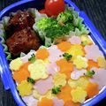 mash_wani's cooksnap of when they made 幼稚園 キャラ弁♡ひなまつり ちらし風.
