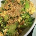 Shiga-chan's cooksnap of when they made ブロッコリーとふわふわ卵のオイスター炒め.
