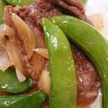 みき☆ハチ's cooksnap of when they made 牛肉とスナップえんどうの炒め物.