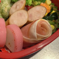 Stacieee's cooksnap of when they made 弁当に★簡単ハムと餃子の皮で薔薇の花.