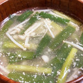 お塩と砂糖's cooksnap of when they made えのきとニラのごま味噌汁.