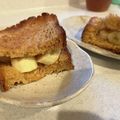 くじら食堂's cooksnap of when they made 黒糖ロールパンで簡単バナナサンド♪.