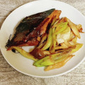 さくらん餅's cooksnap of when they made 長ネギを敷いたブリの照り焼き.