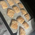 ARAKO1224's cooksnap of when they made イチゴとホワイトチョコの春色スコーン.