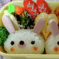 ひろちゃん☆ママ's cooksnap of when they made 簡単♪うさぎちゃんおにぎり♪キャラ弁.