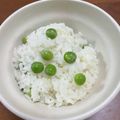 halluco's cooksnap of when they made さや付きえんどう豆で☆豆ご飯.
