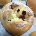 クックCAZ1ES☆'s cooksnap of when they made クランベリーとクリームチーズのパン.