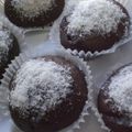 なした's cooksnap of when they made 超簡単♪ココナツチョコマフィンミスド?風.