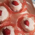 BakeryYuki's cooksnap of when they made 白玉粉は高いから・・・だんご粉イチゴ大福.
