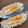 クックG9G26W☆'s cooksnap of when they made 息子小躍り☆とろ～り卵たぬきおにぎらず.