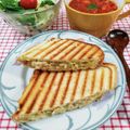 在宅勤務のおじさん's cooksnap of when they made ツナのホットサンド★ツナメルト.