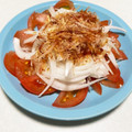 ぴぉたん's cooksnap of when they made 新玉ねぎとトマトのだしうまサラダ　　　　.