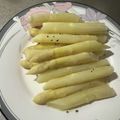 Yokchina's cooksnap of when they made ♪ホワイトアスパラをおいしく茹でる♪.