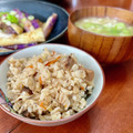 Superlittleboo's cooksnap of when they made 舞茸の炊き込みご飯.