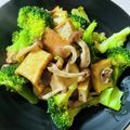 azbjbn's cooksnap of when they made ブロッコリーと厚揚げのウェイパー炒め.