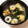 小米3HRW7☆'s cooksnap of when they made 竹輪と油揚げとワカメのお味噌汁.